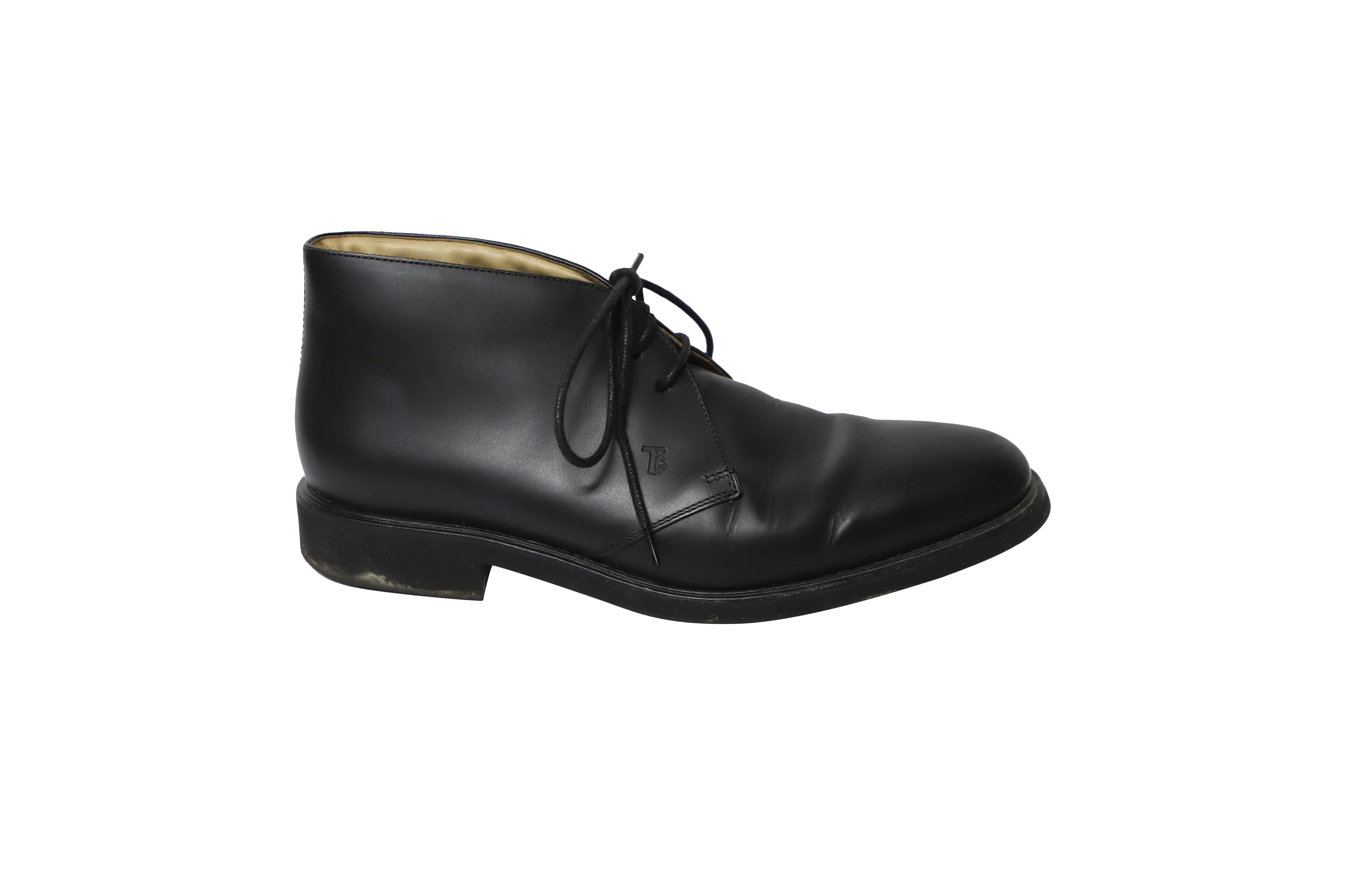 Tod's Desert Boots in Black Calfskin Leather Relaxed Vibe Lightweight Construction