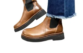 Comfortable Design Outback Travel Women's Gizelle Boot In Taupe