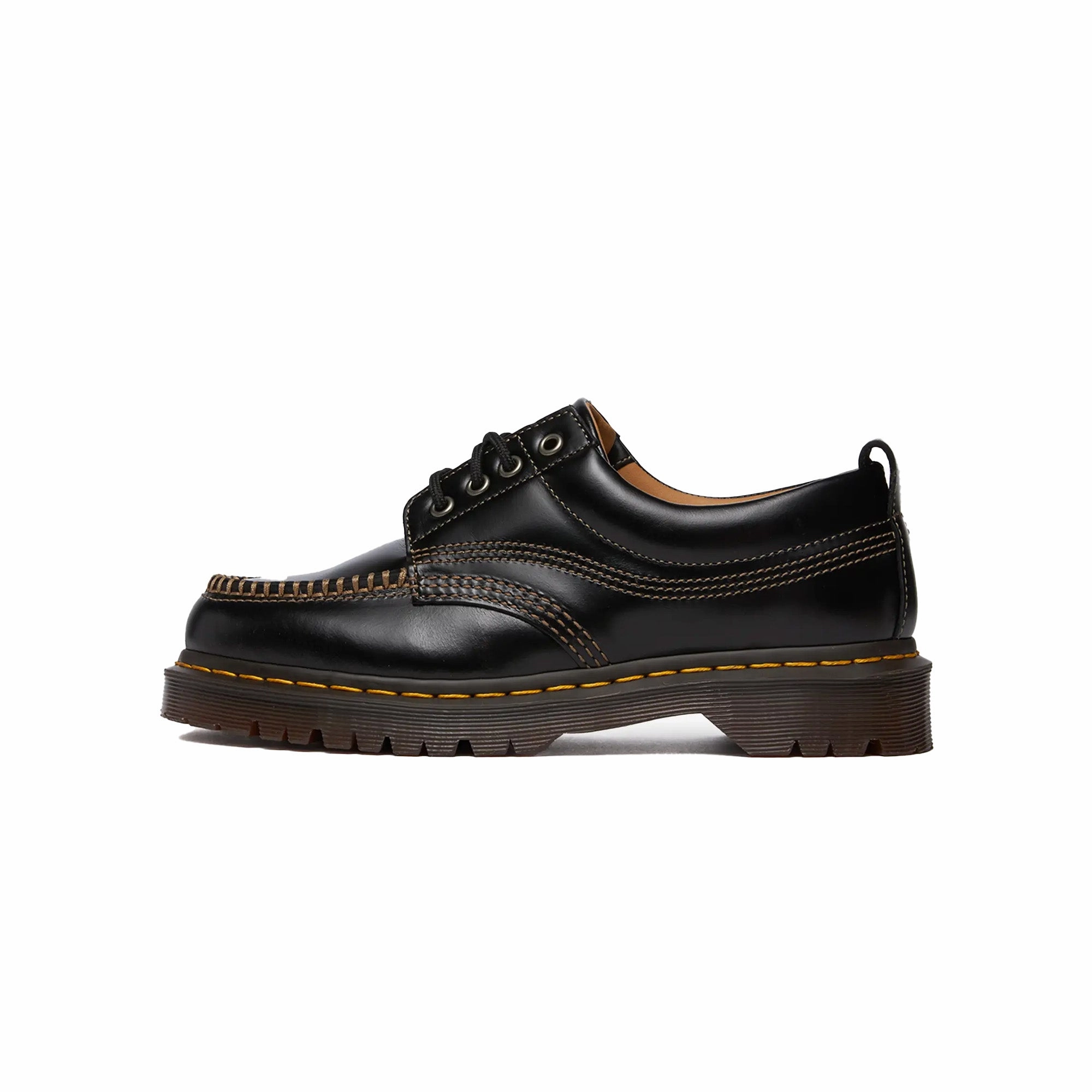 Dr Martens Mens Lowell 4 Eyes Shoes Relaxed Days Minimalist Outfit