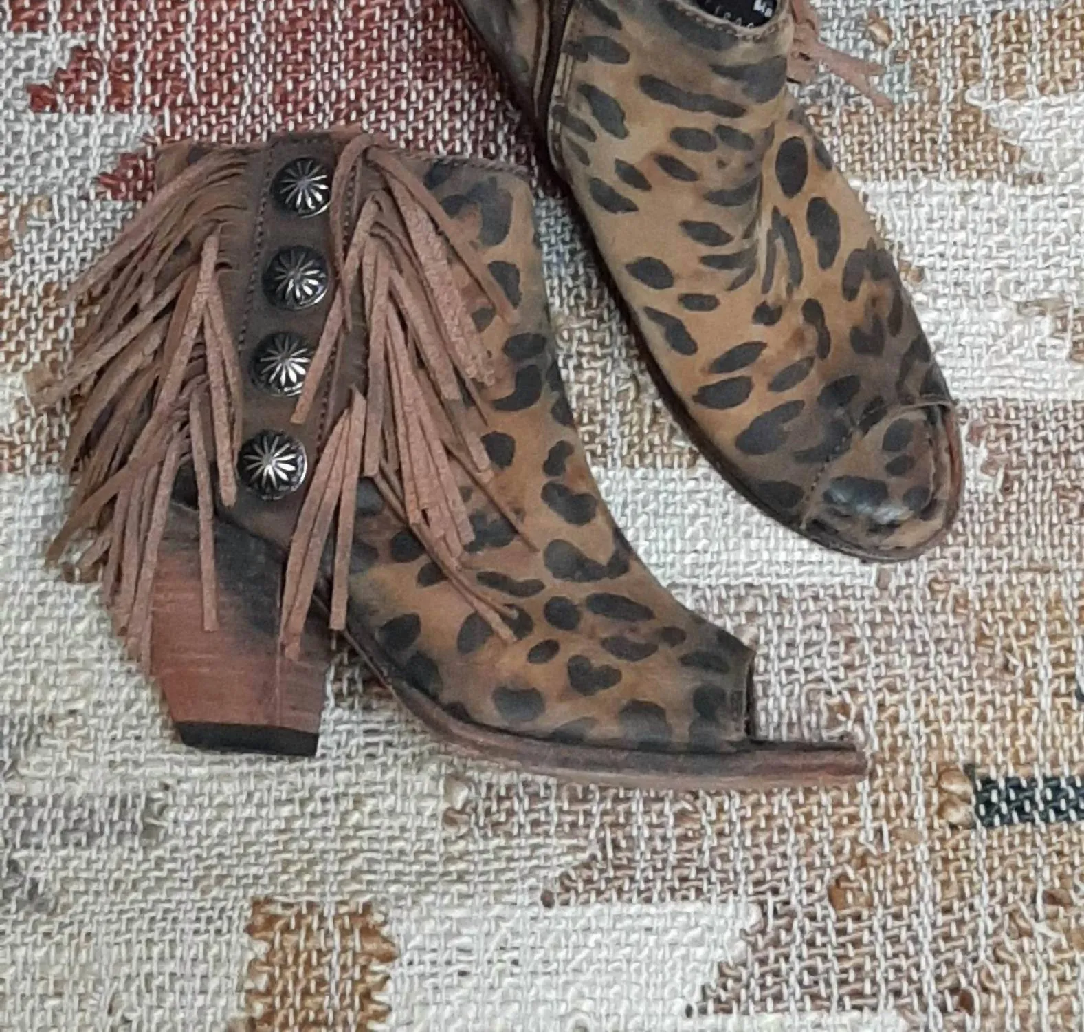 Mindy Peep Toe In Chita Miel ground grip