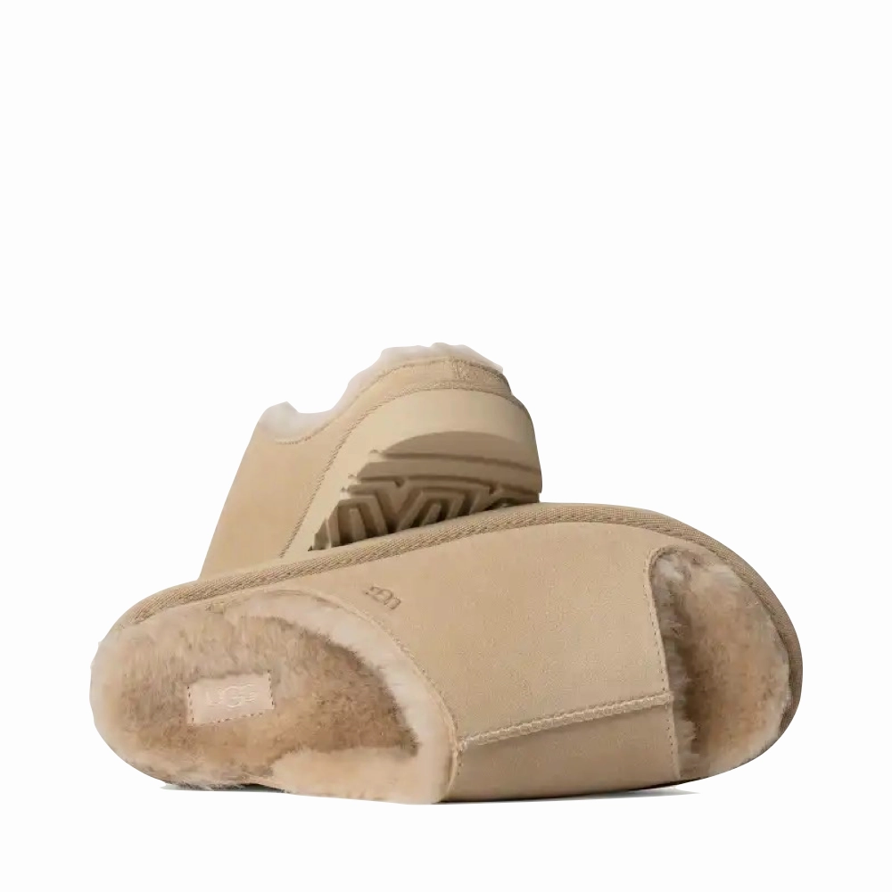 Comfort Fit Design Ugg Women's Greenport Slide in Sand