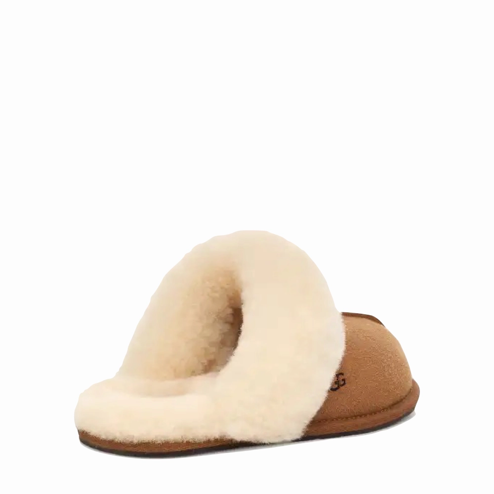 Comfortable Heel UGG Women's Scuffette II Slipper in Chestnut