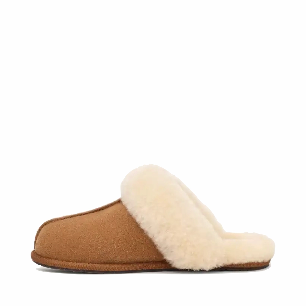 Casual Comfort UGG Women's Scuffette II Slipper in Chestnut