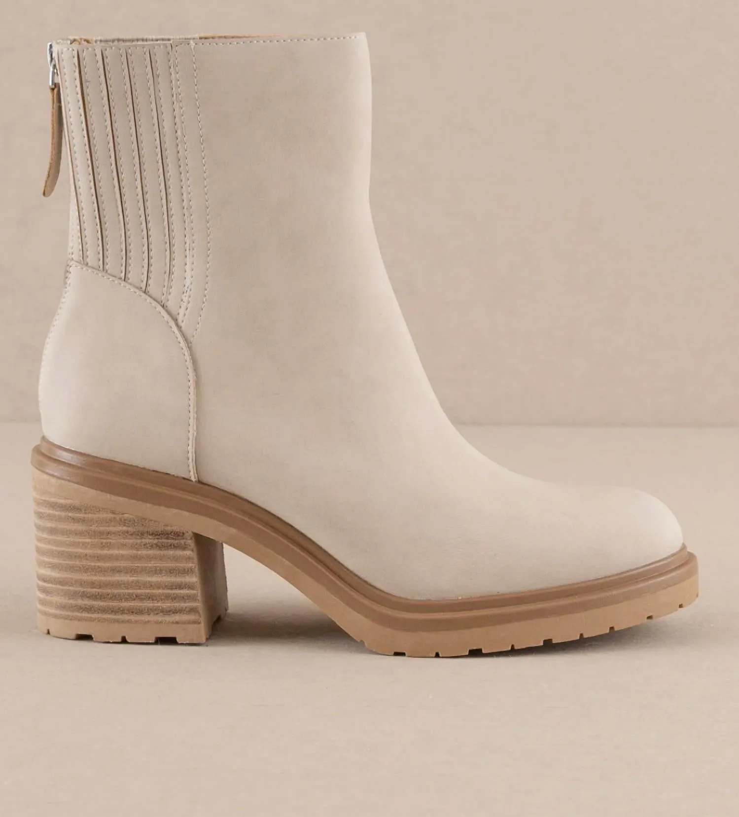 Versatile Traction Pattern Women's Megan Chelsea Bootie In Light Grey