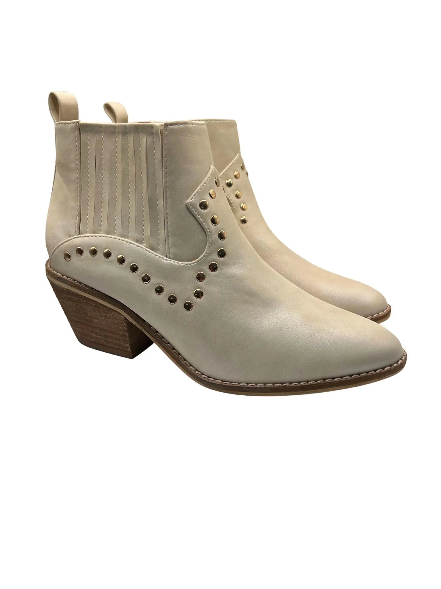 Women On Fleek Boot In Off White Slip Resistant Adventure Seeker Smart Look