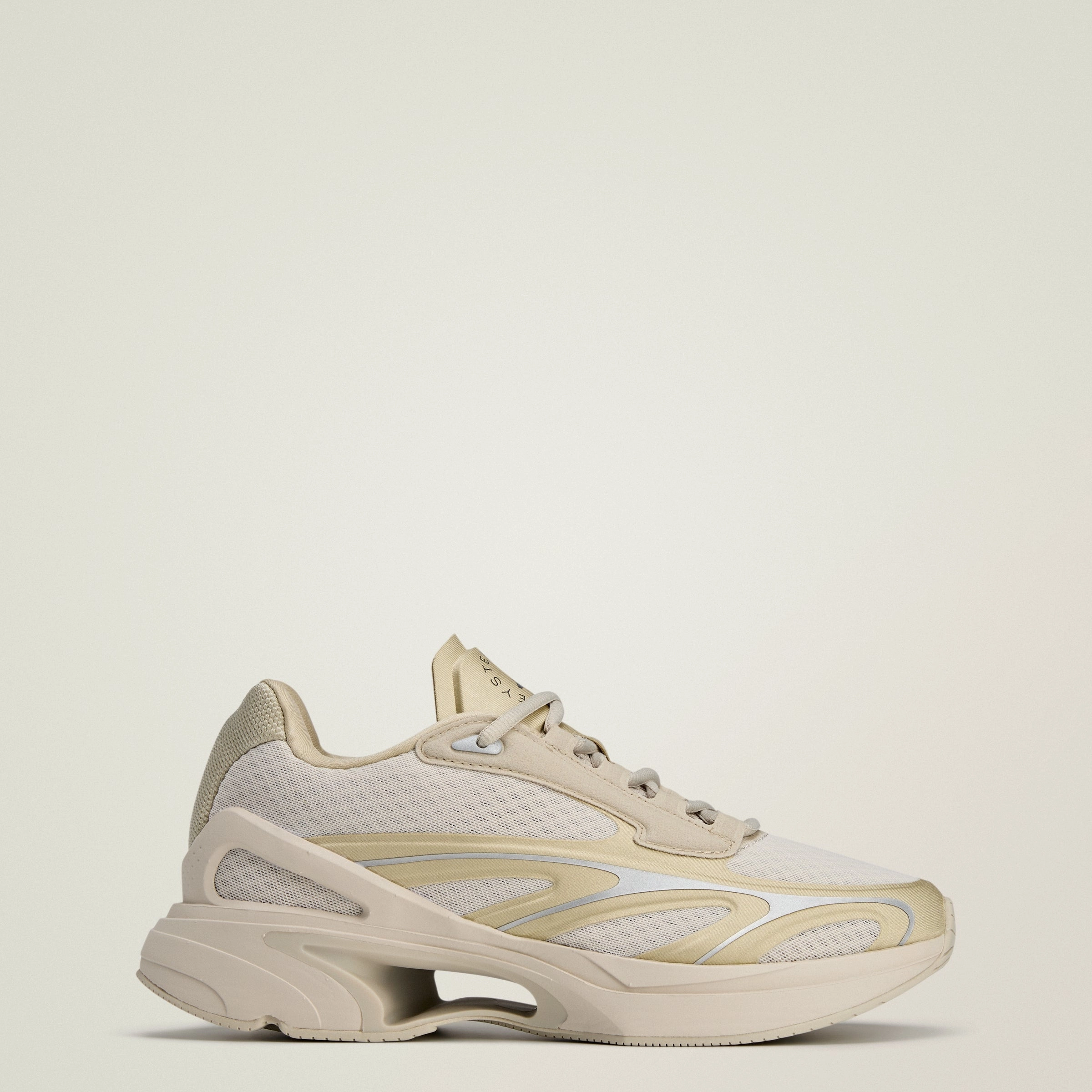 running in rainy weather Responsive foam Women's adidas adidas by Stella McCartney Sportswear 2000 Shoes