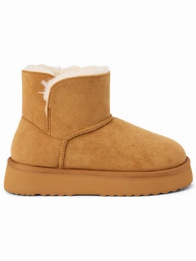 Women's Apres Ski Boot In Chestnut Odor Resistant Comfort And Durability