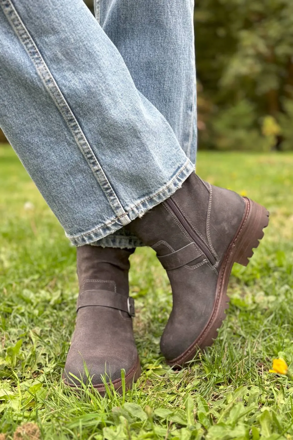 High Traction All Day Wear Outdoor Exploration Women's Amberlynn Boot In Carbon Grey