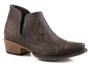 Soft Leather Women's Ava Faux Leather Snip Toe Short Boot In Brown