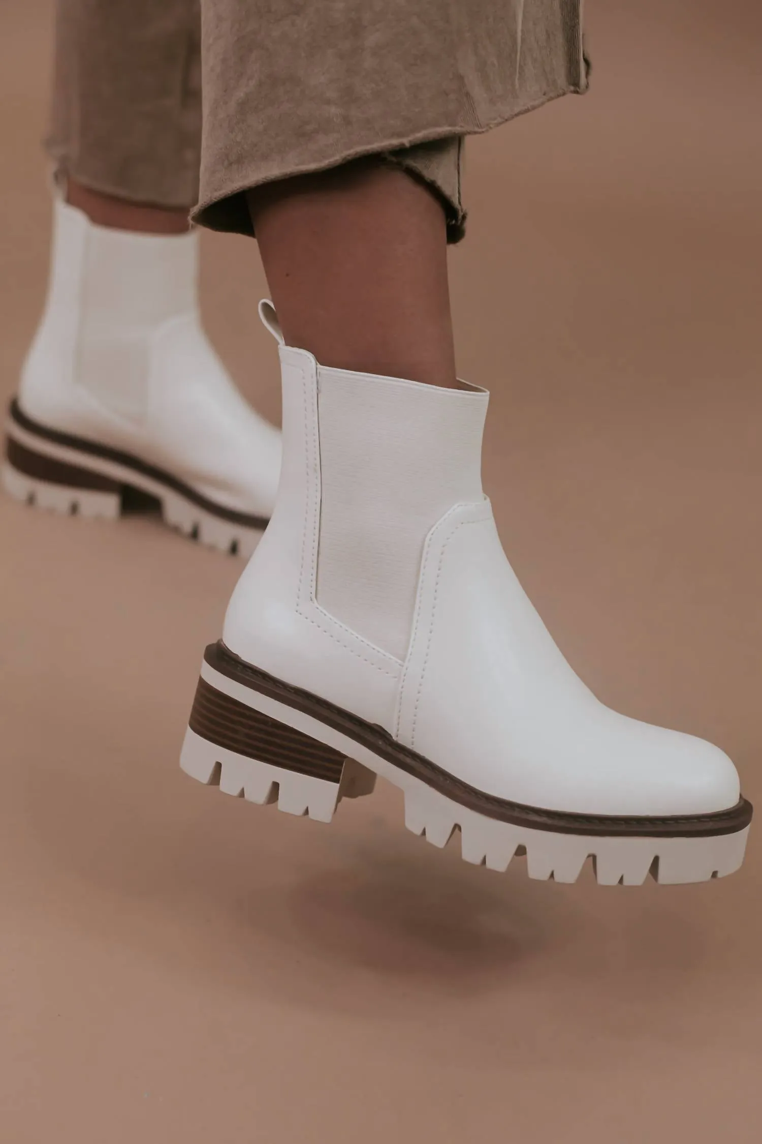 Brogue Detail Women's Blair Bootie In Ivory