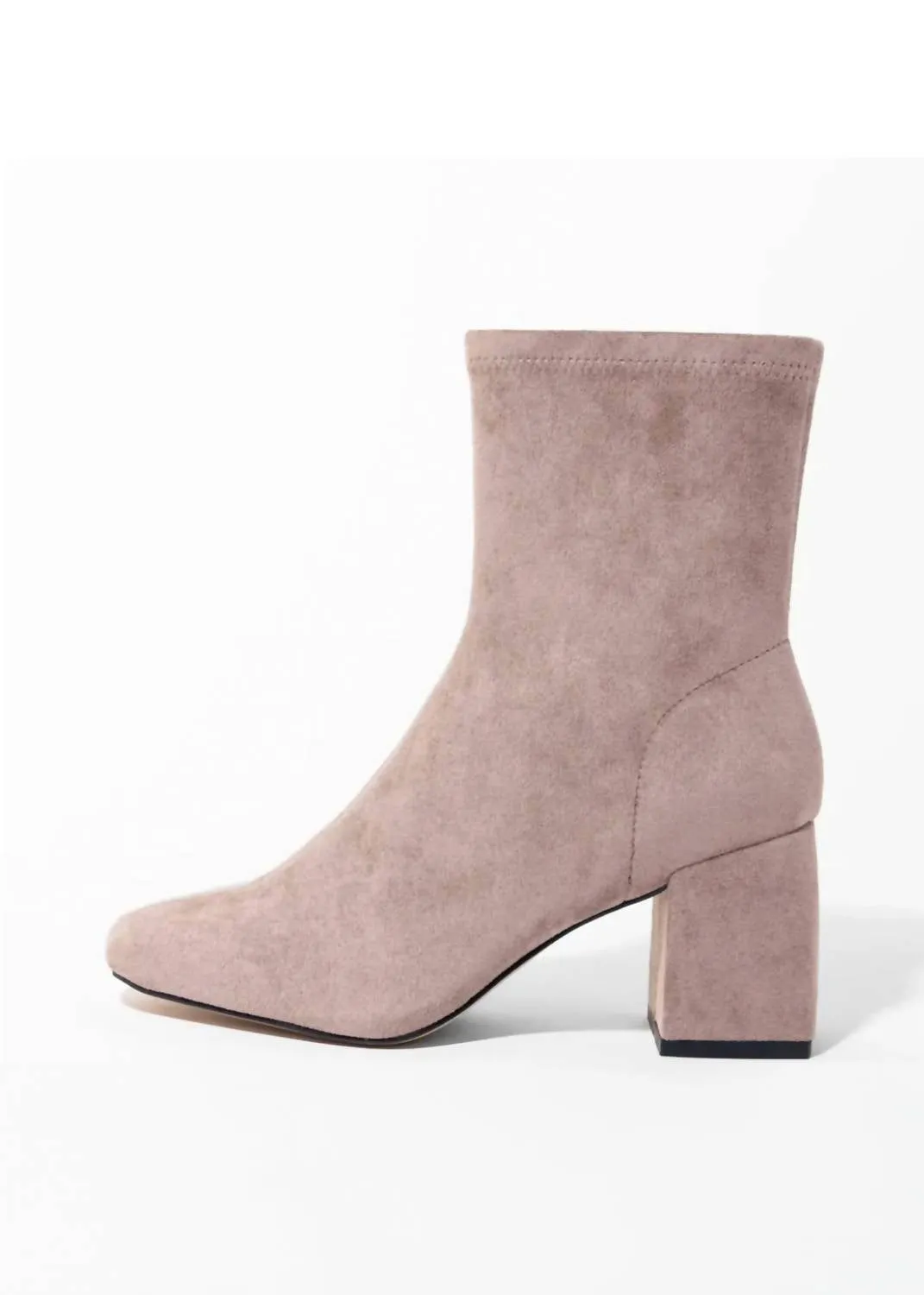 Casual Outfit Tough Women's Carina Heeled Ankle Boot In Taupe Suede