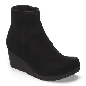 Women's Ebba Boots In Black Suede Effortless Look