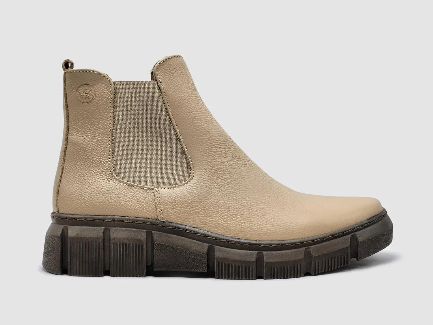 Long Travel Women's Echo Fleece-Lined Leather Boots In Beige