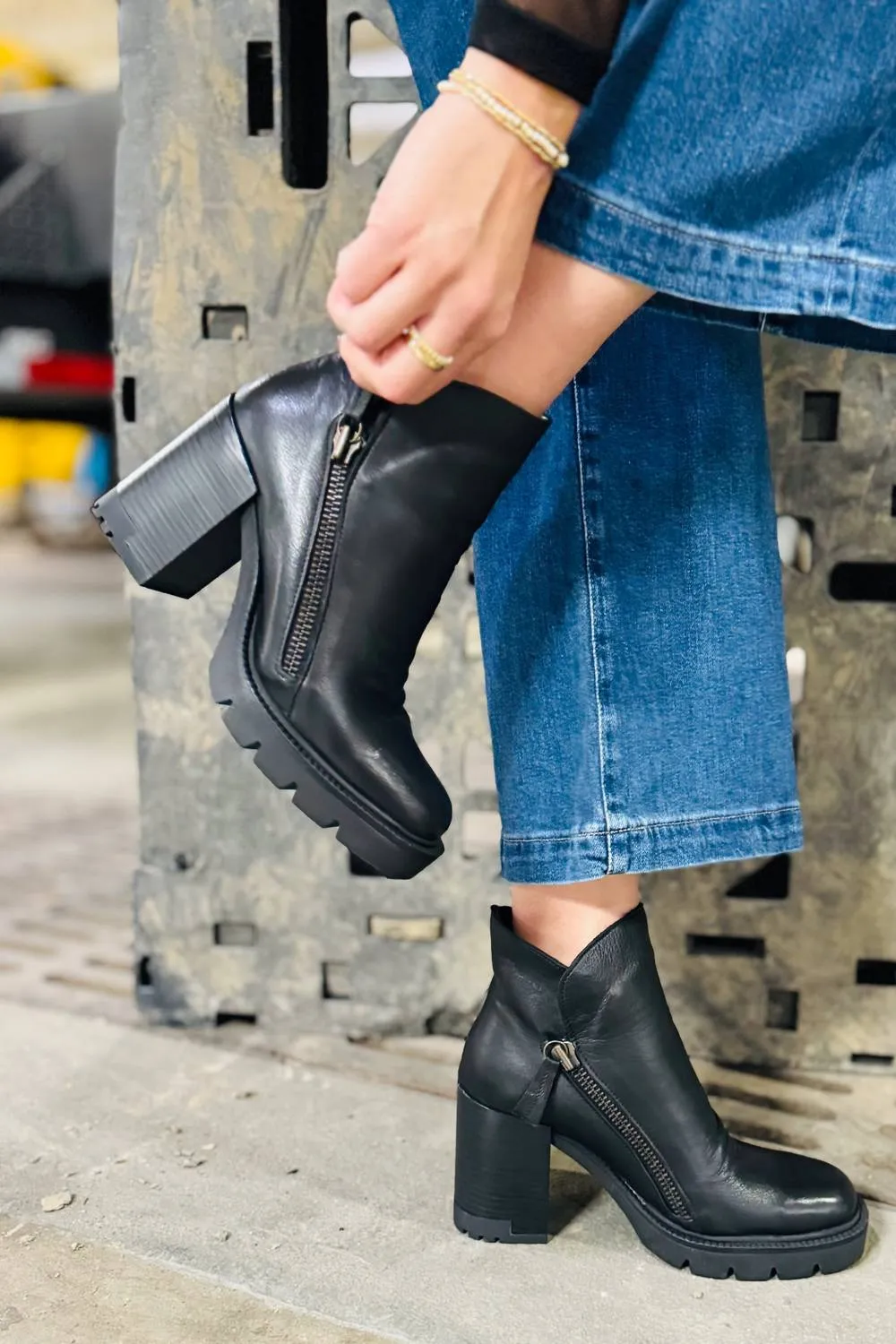 Women's Elliot Boot In Black High Shaft