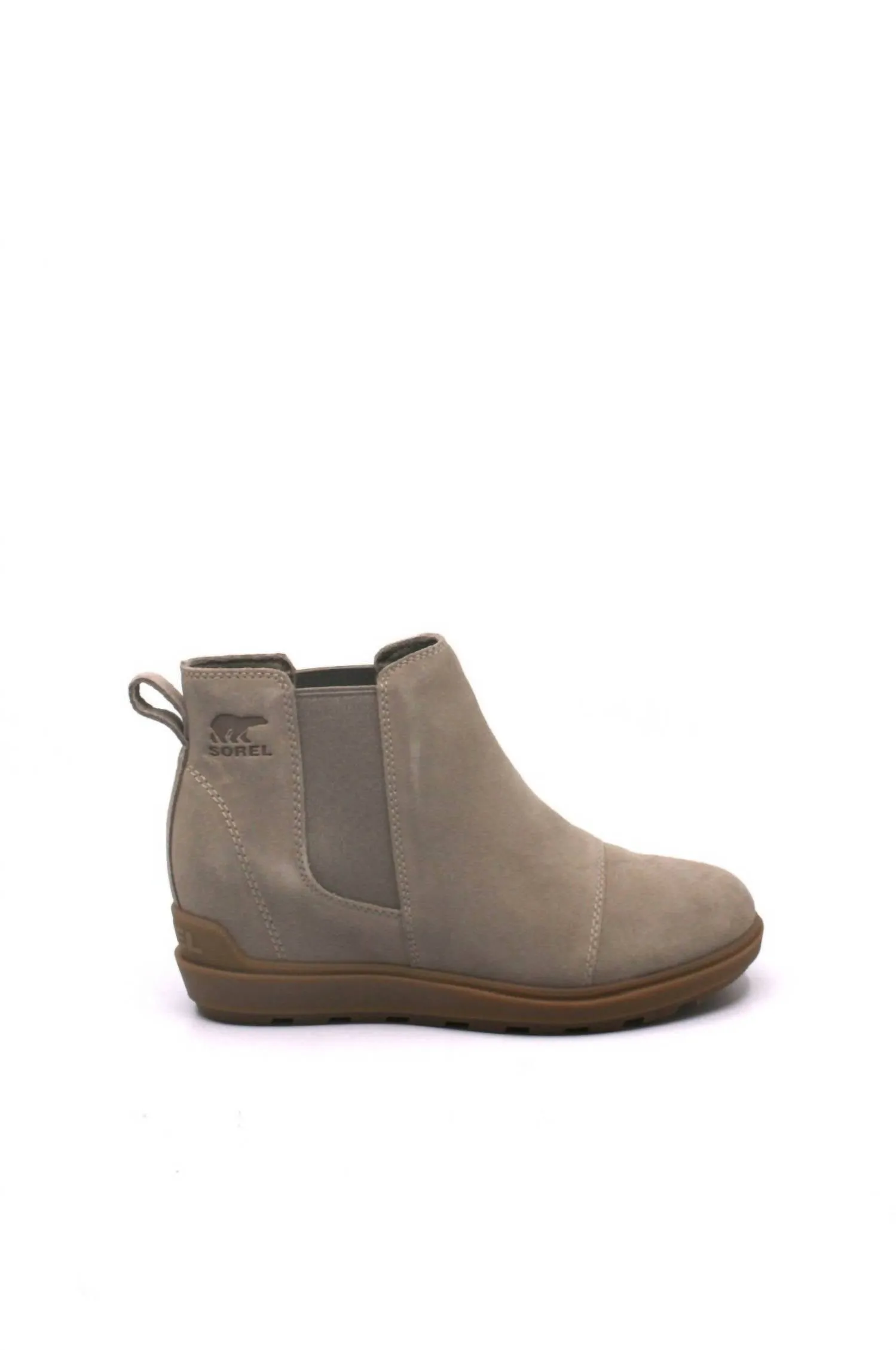 Women's Evie Ii Chelsea Omega Boots In Taupe/gum Outdoor Exploration Sturdy Build