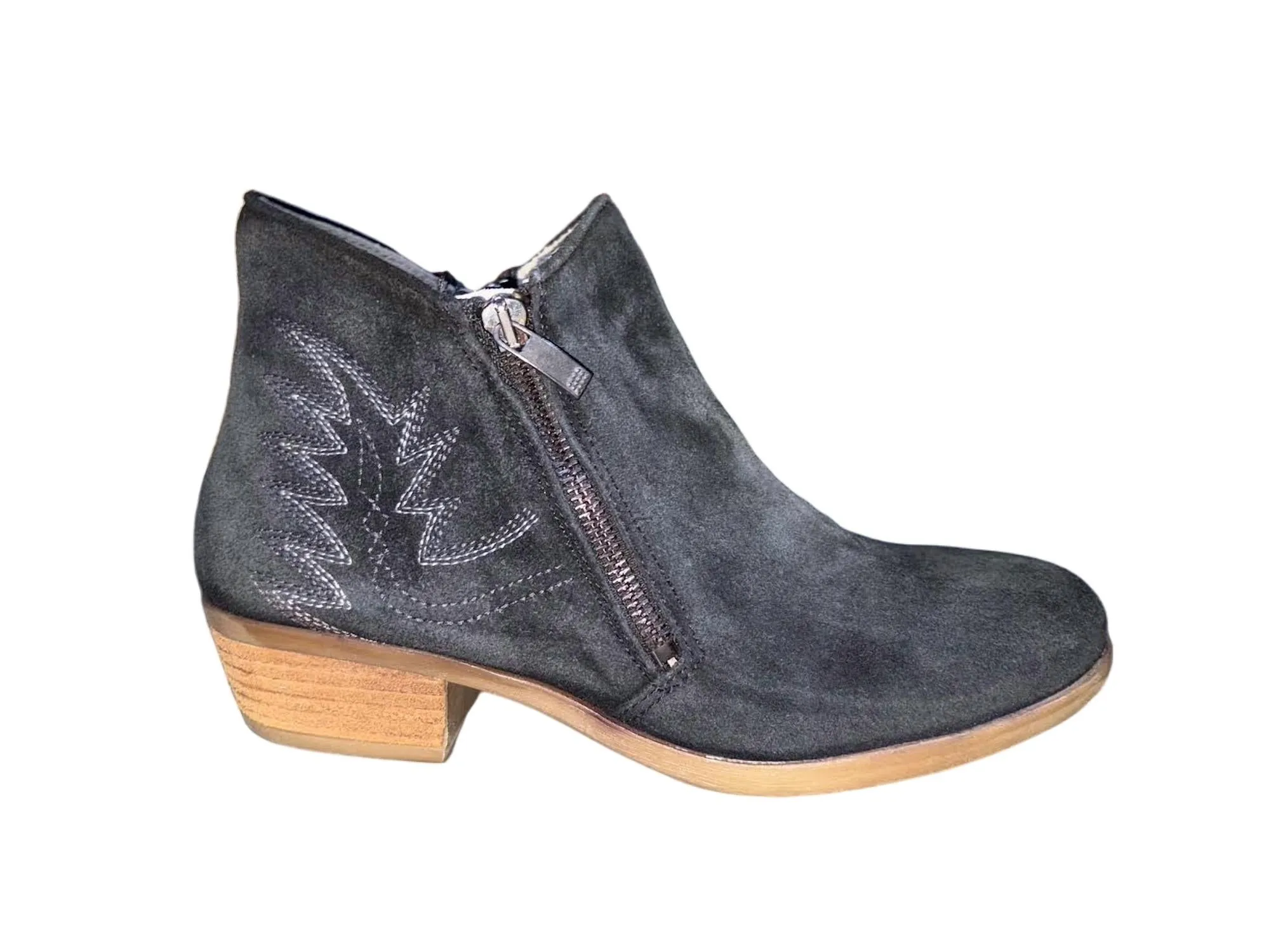 Women's Freya Ankle Boots In Black Trendy Footwear