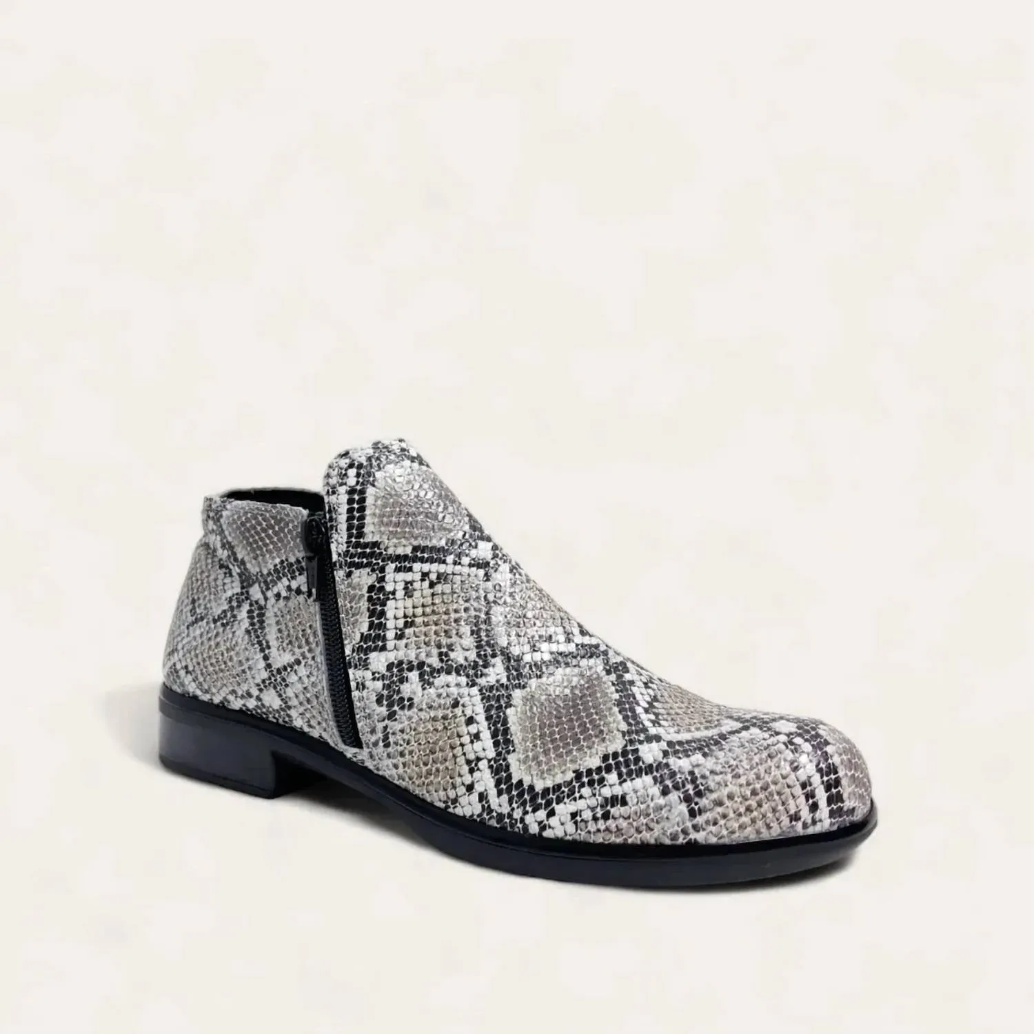 Stable Support Windy Weather Women's Helm Booties - Medium In Gray Cobra