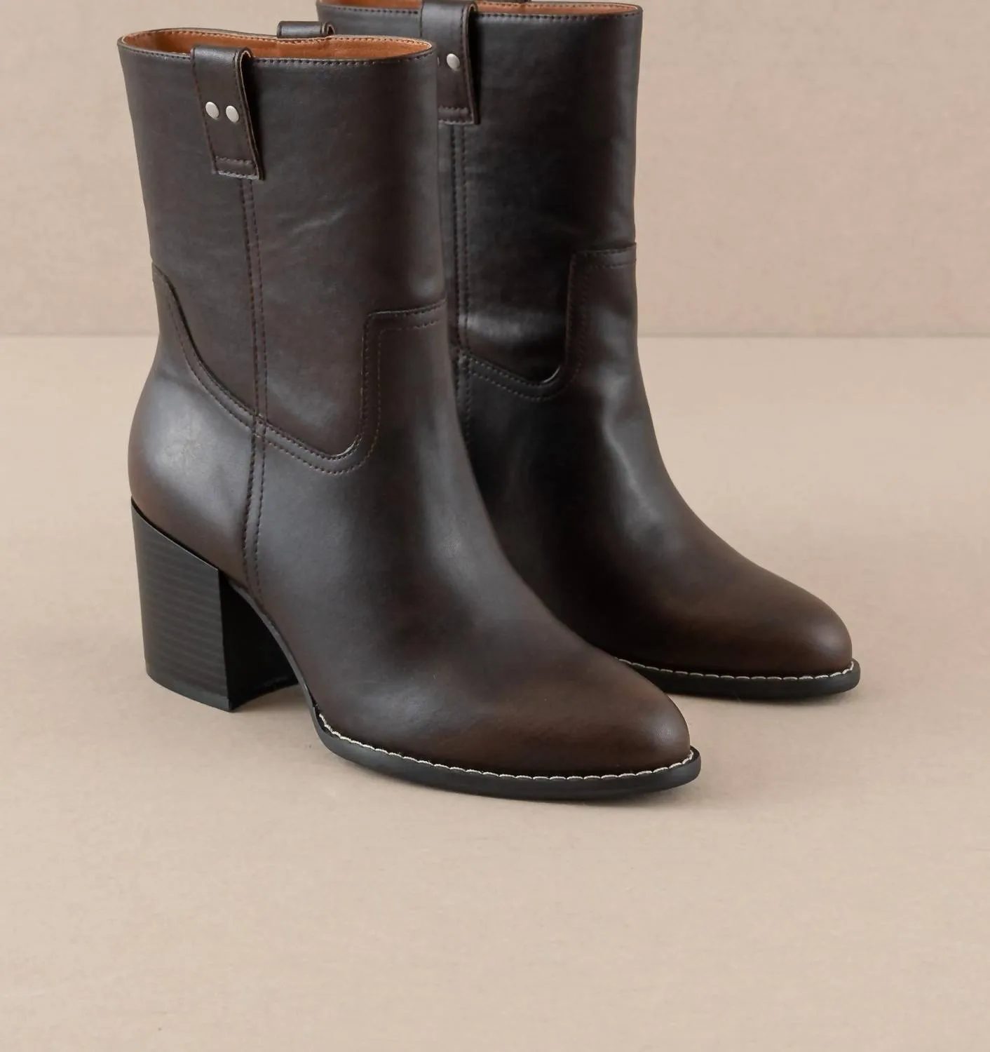 Women's Jennie Classic Heeled Everyday Bootie In Coffee Seamless Comfort Weekend Camping Rainy Day