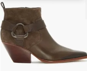 Women's Nenanie Pointed Toe Bootie In Sable Shock Absorbing River Crossing MemoryFoam