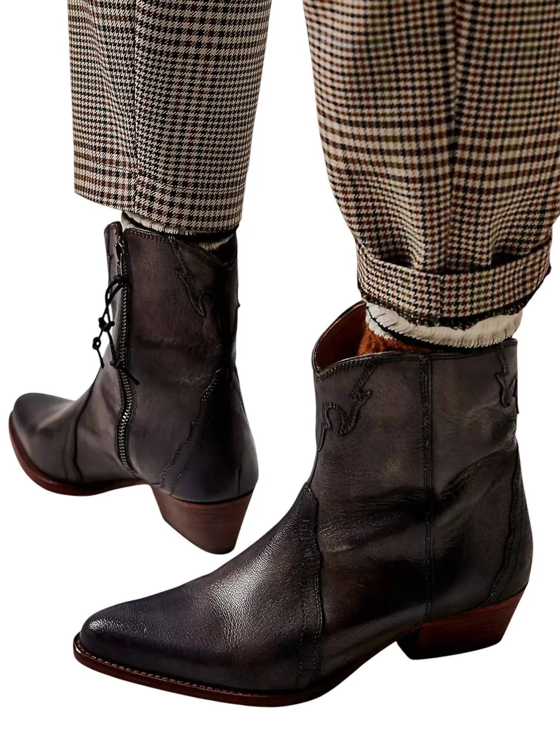 Women's New Frontier Western Boot In Carbon Trail Support