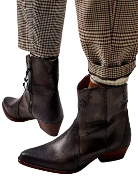 Flexible Frame Weekend Camping Eco Material Nature Lover Women's New Frontier Western Boot In Carbon