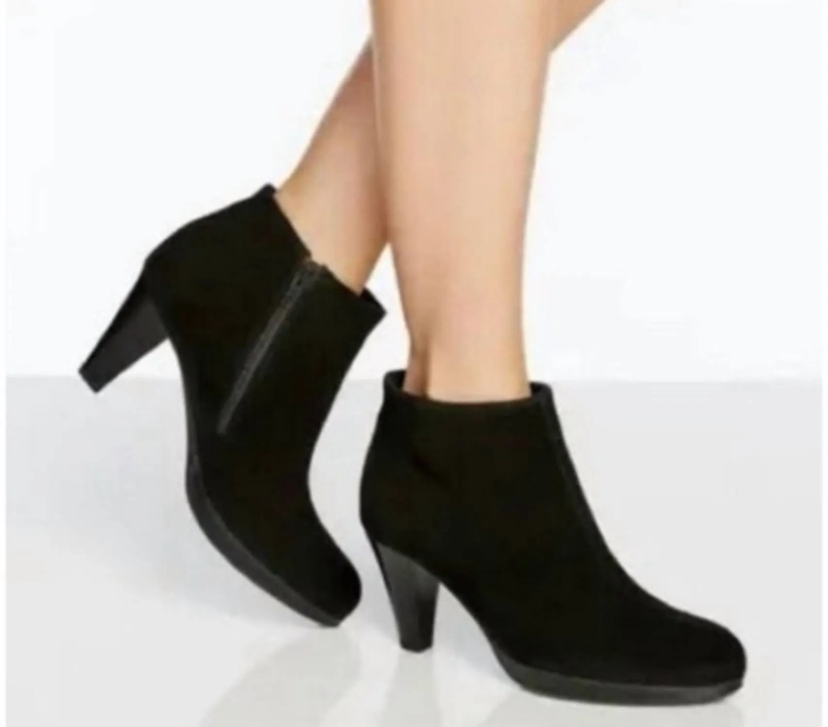 Padded Interior Rural Traveler Women's Oliver Waterproof Suede Bootie Boots In Black