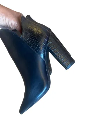 Women's Pointy Chunky Heel Boots In Black Comfort Straps