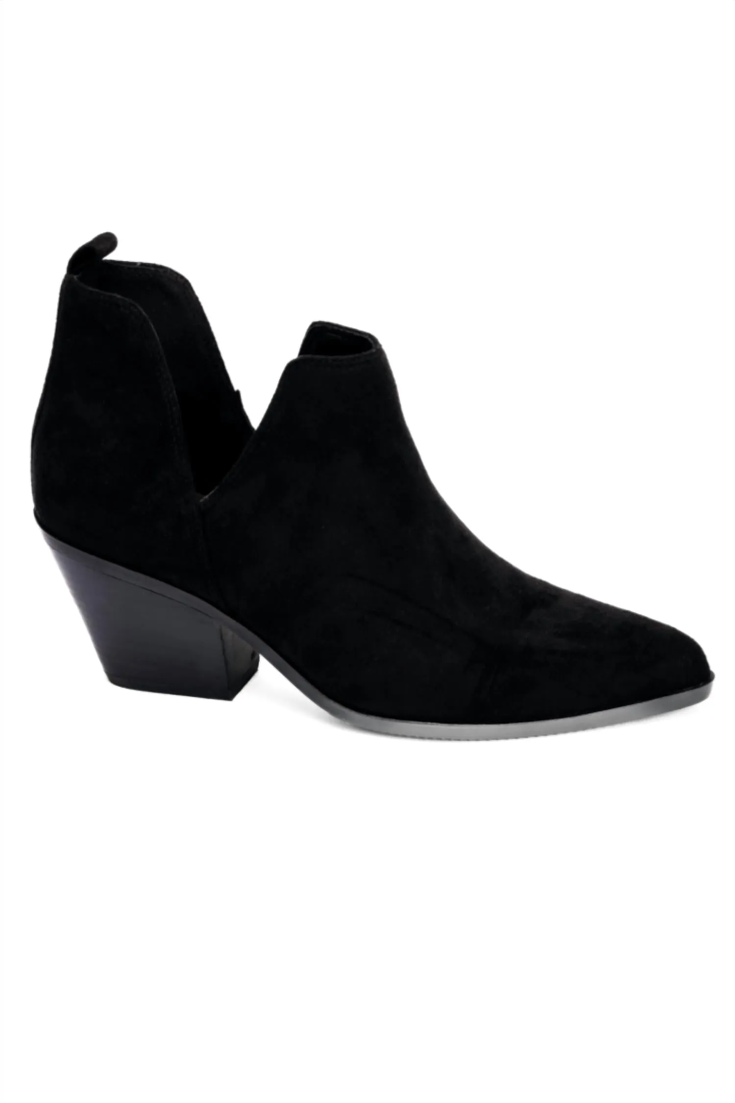 Women's Sassy Ankle Boots In Black Rough Trail