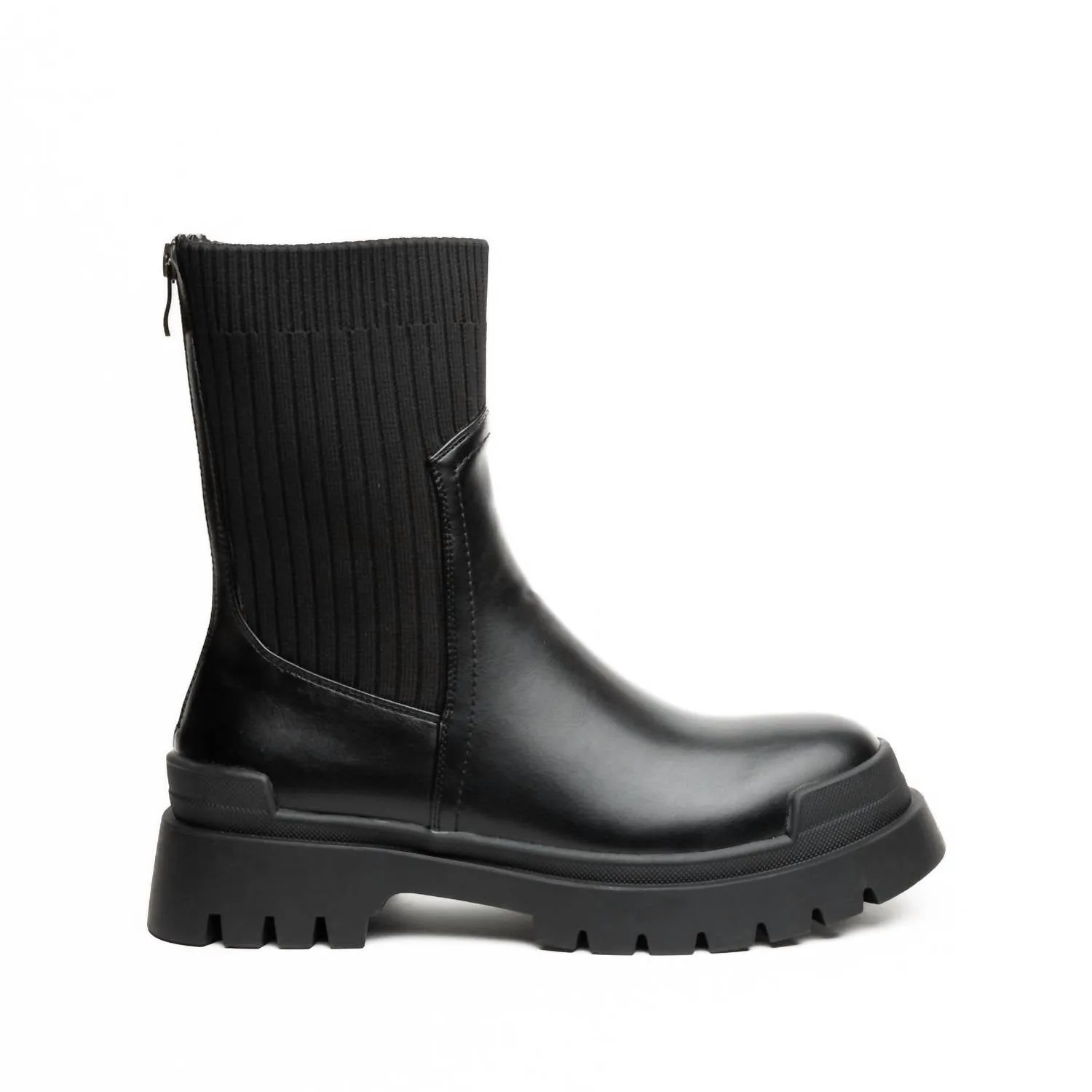 Women's T3653-M2587 Platform Ankle Boots In Black Support frame Outdoor Essential