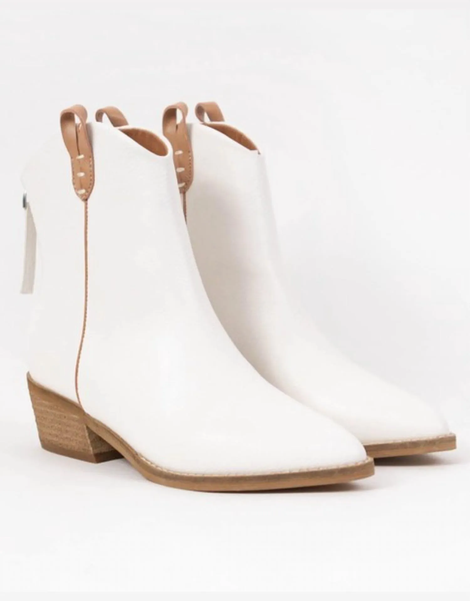 Women's Victoria Bootie In White Everyday Wear